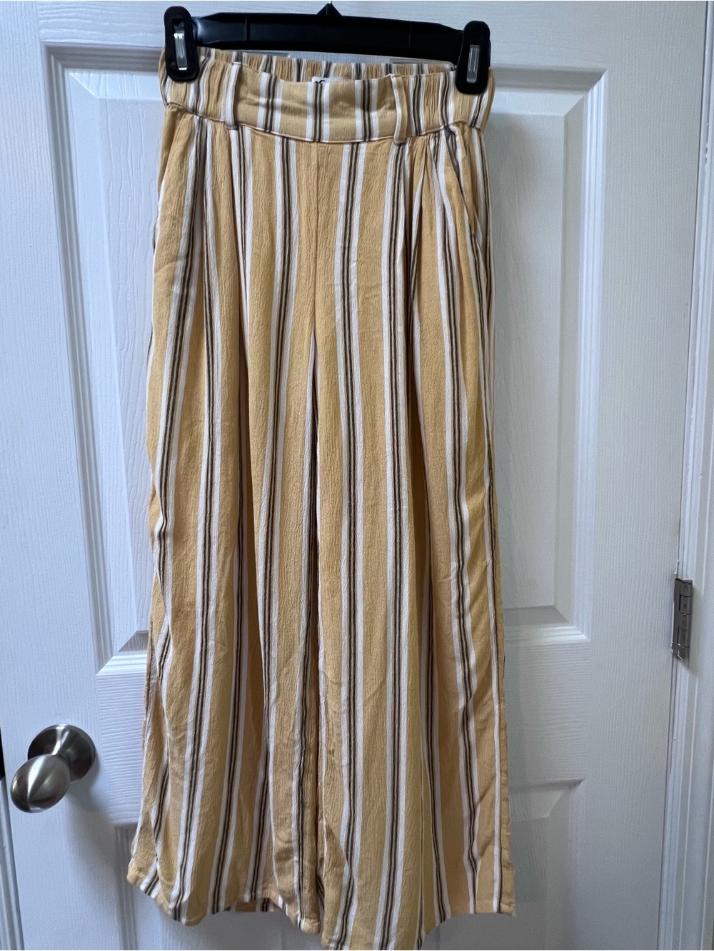 Hollister High Rise Gauzy Flowy Pull On Pants Butter Yellow Stripe Coastal XS